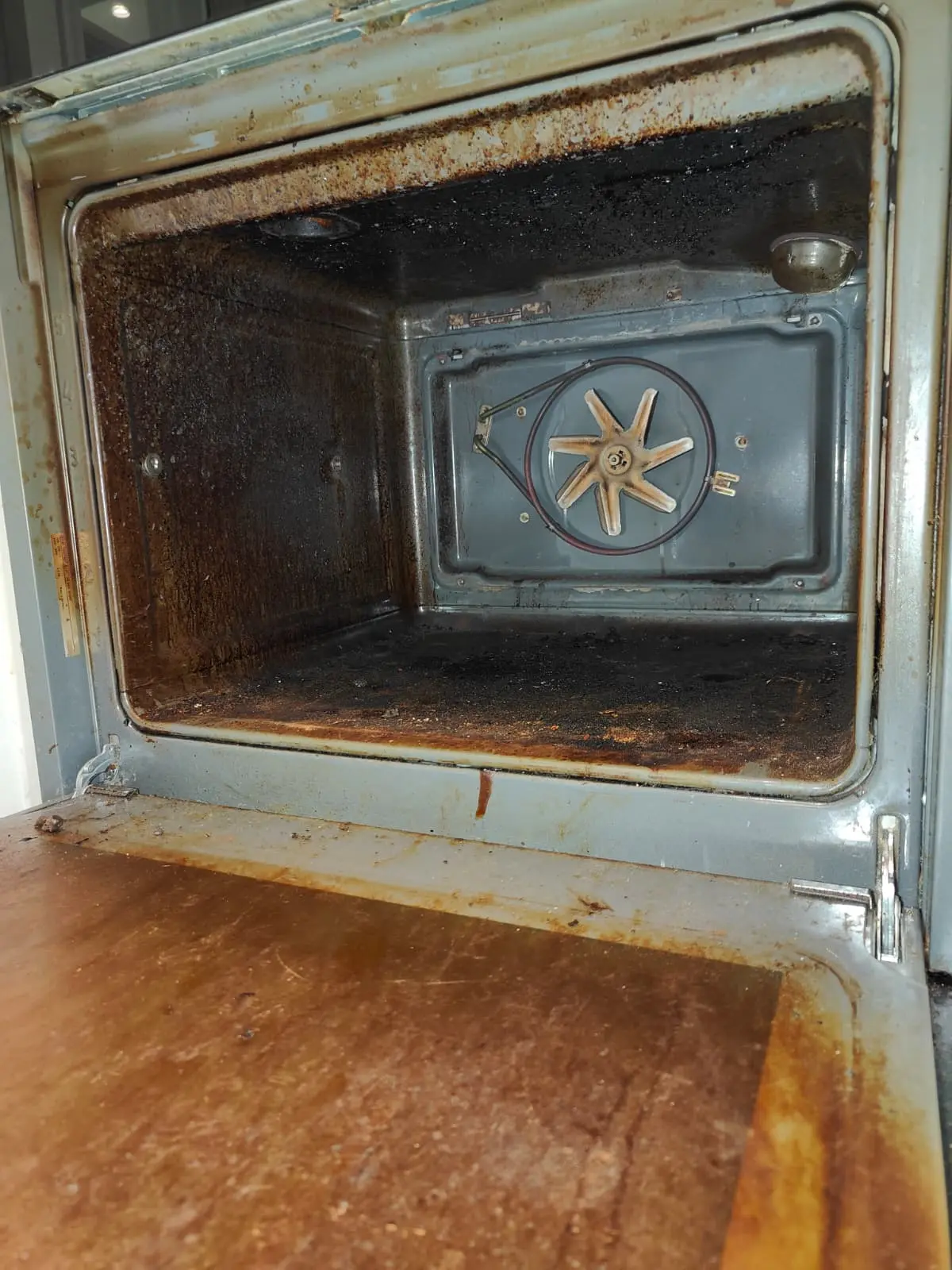 oven cleaning in Addlestone