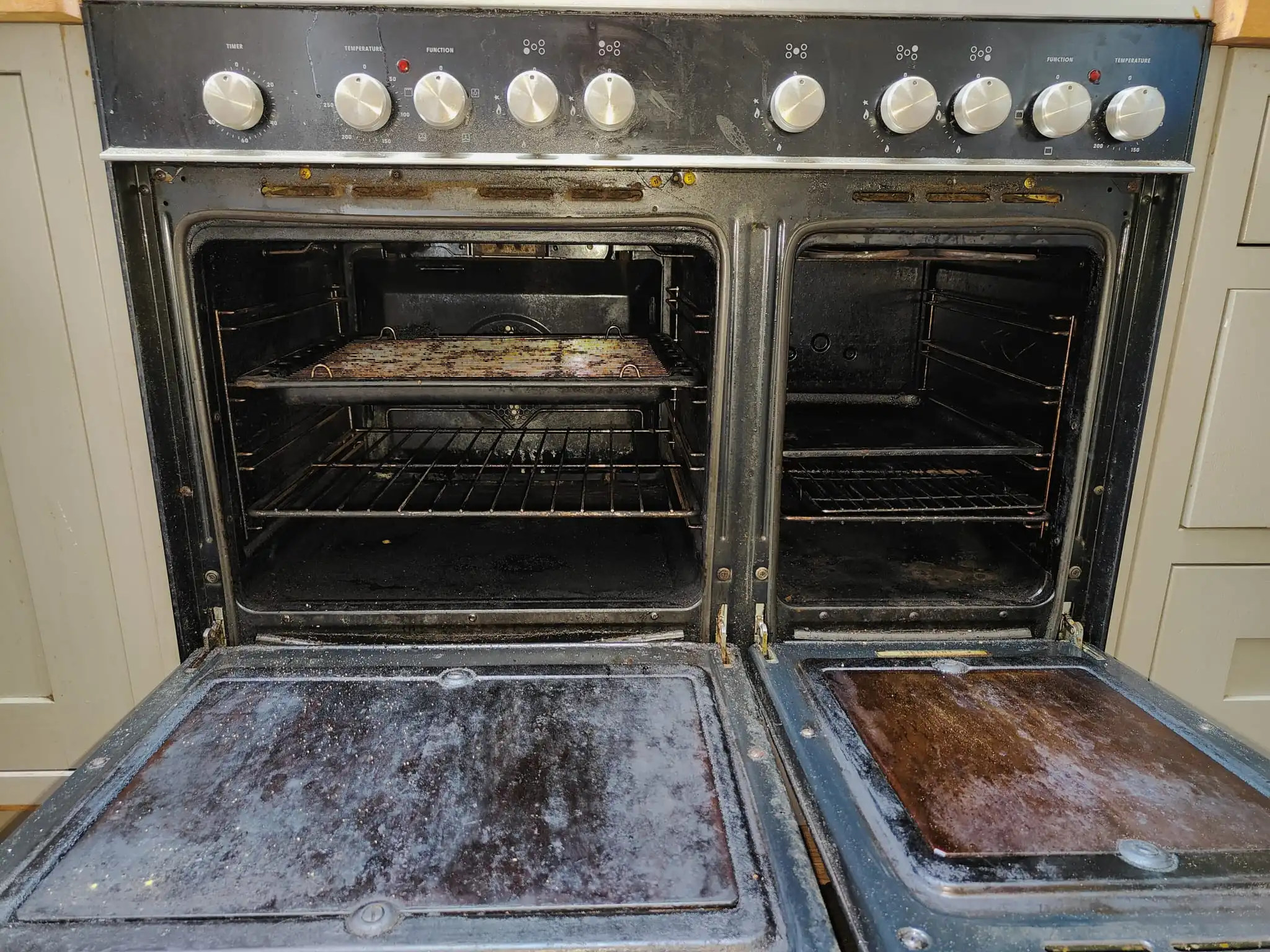 oven cleaning in Basingstoke