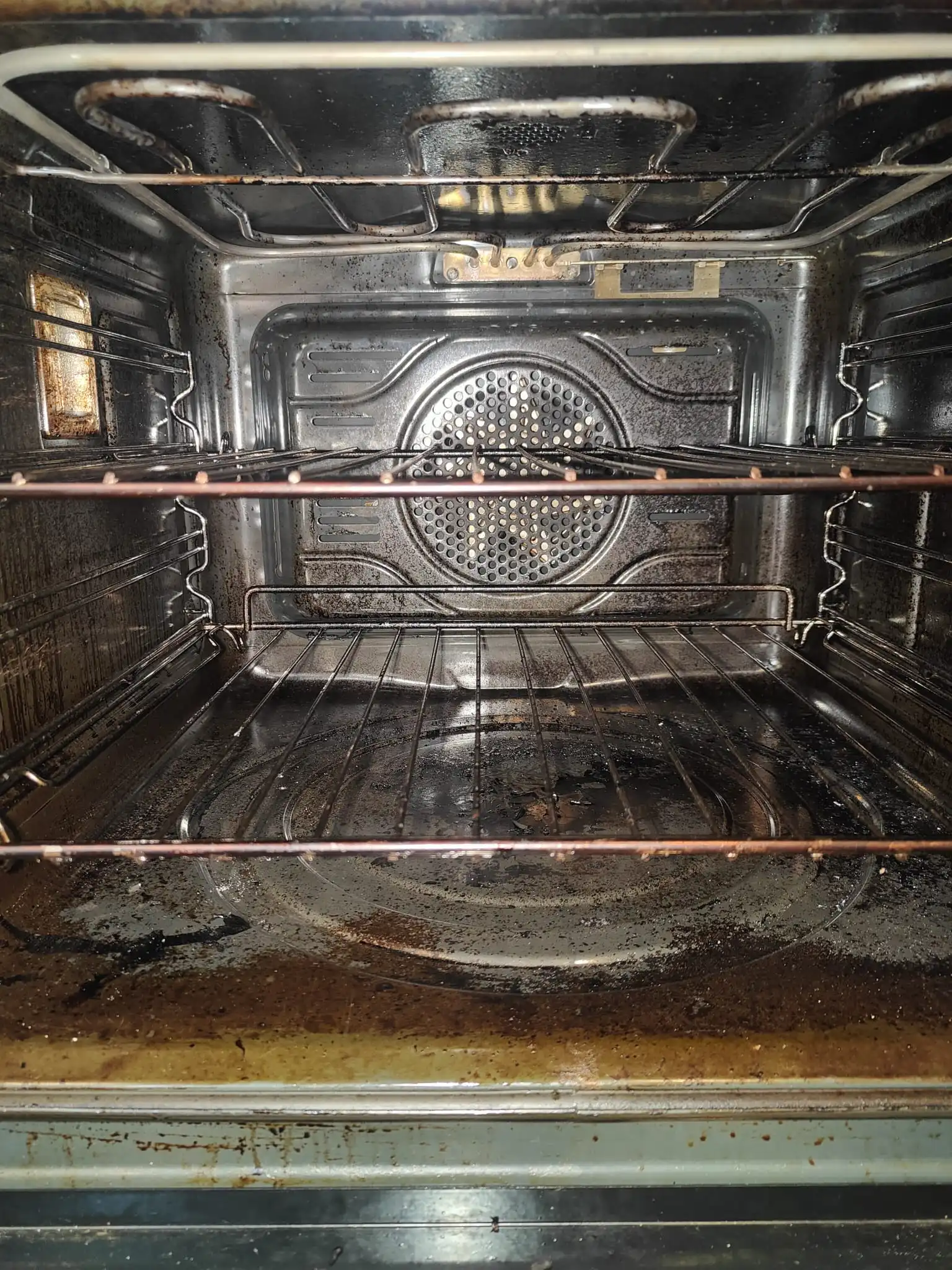 oven cleaning in Bracknell