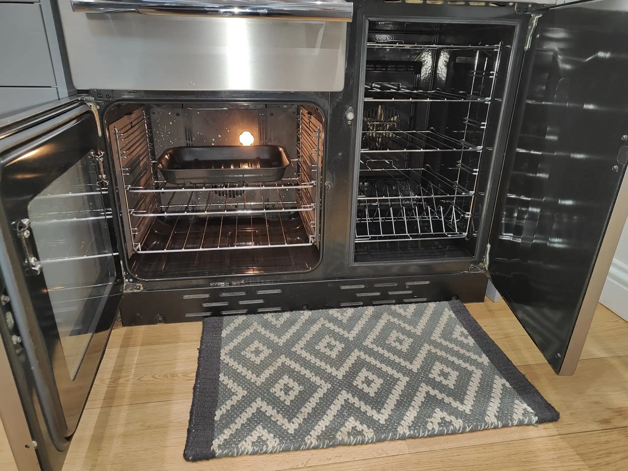 oven cleaning in Bramley