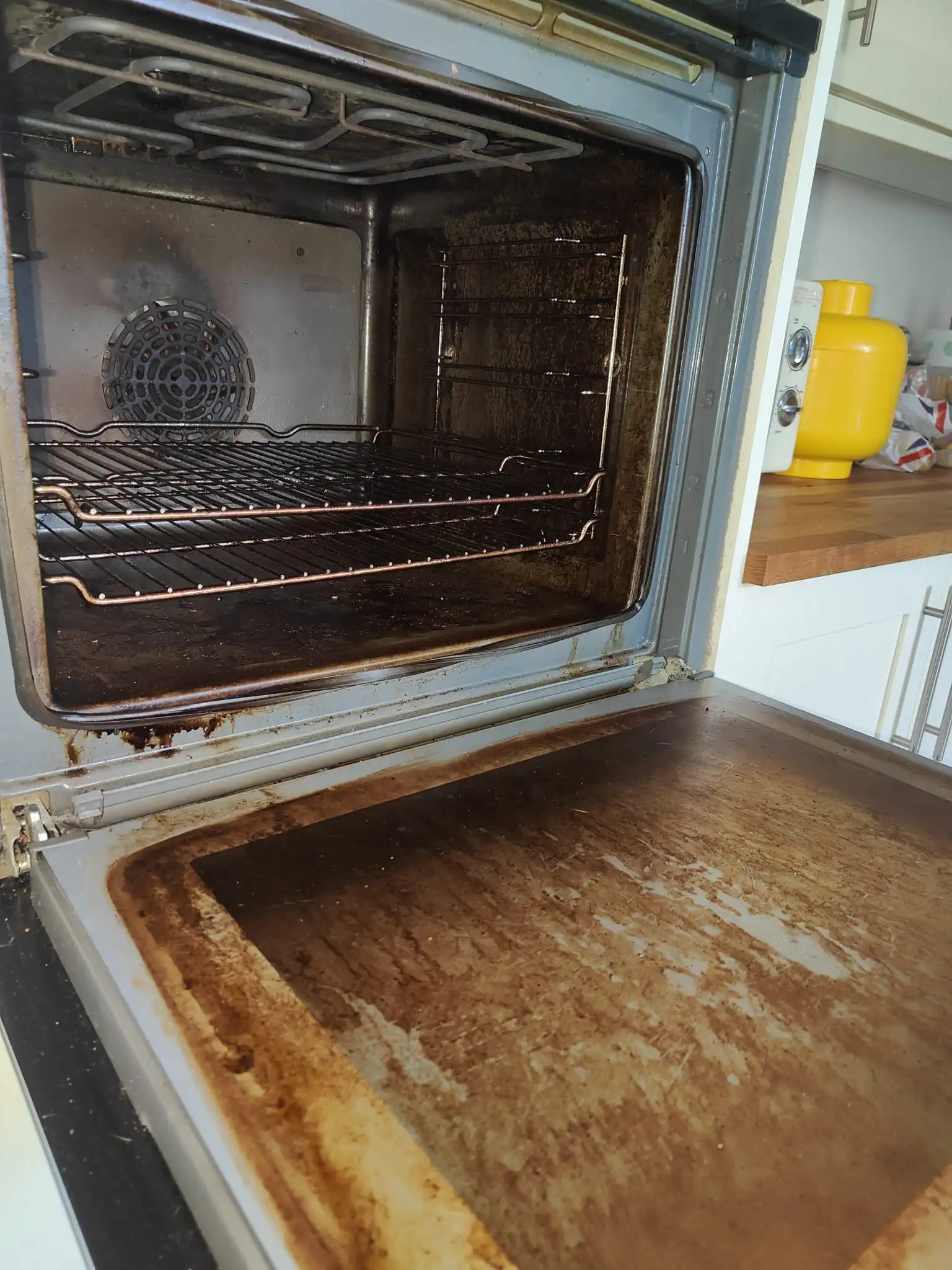 oven cleaning in Camberley