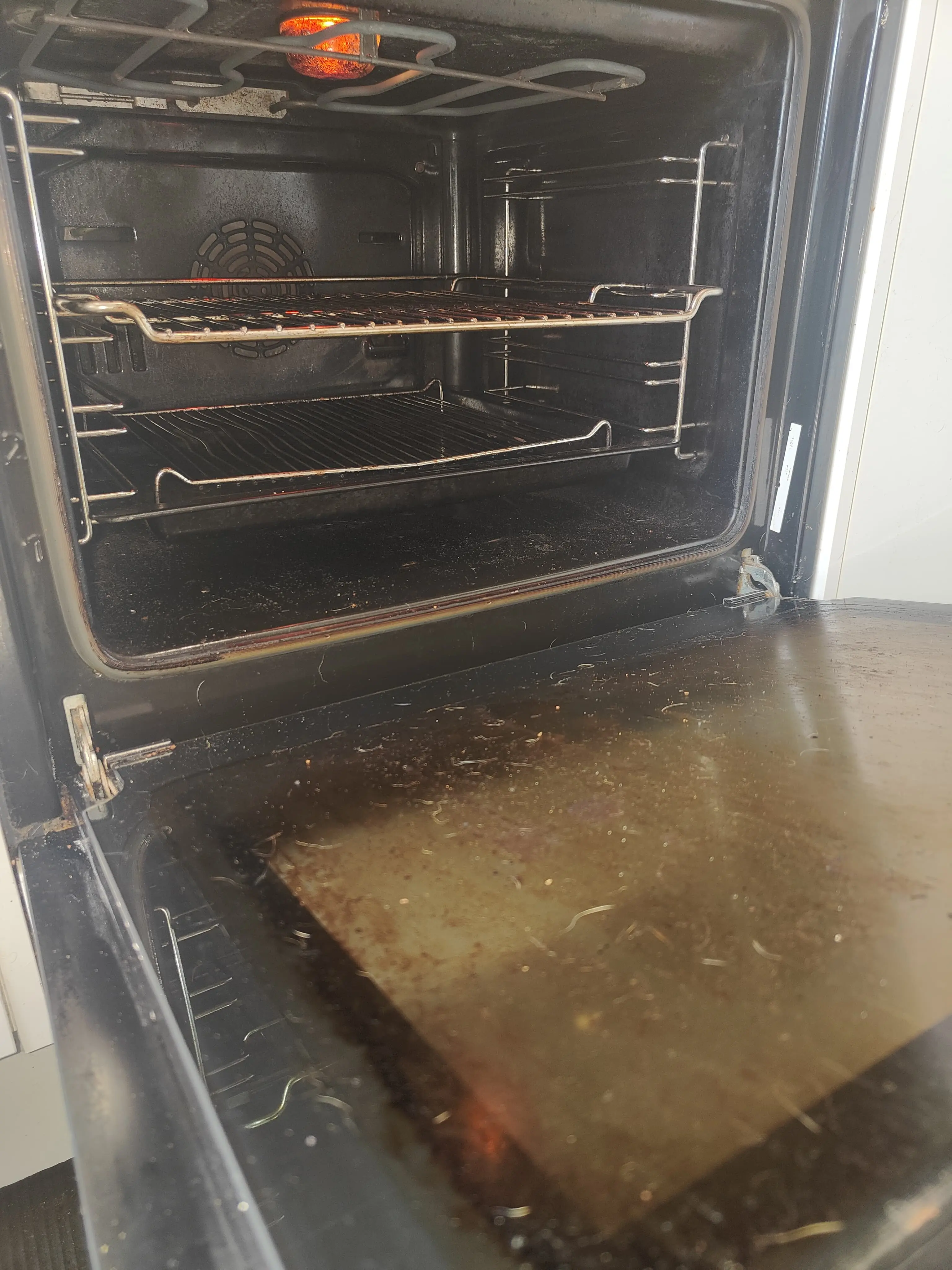 oven cleaning in Esher