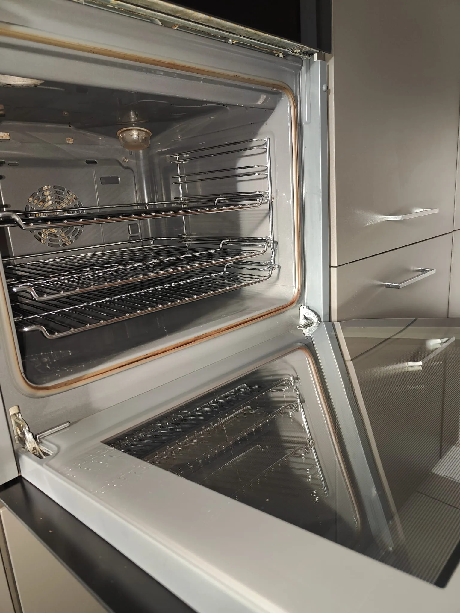 oven cleaning in Guildford